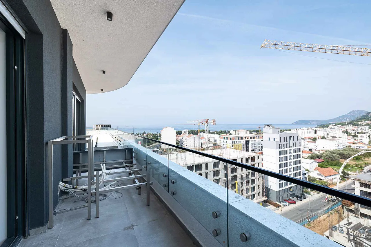 A luxurious complex in the center of Bar with a panoramic view of the sea